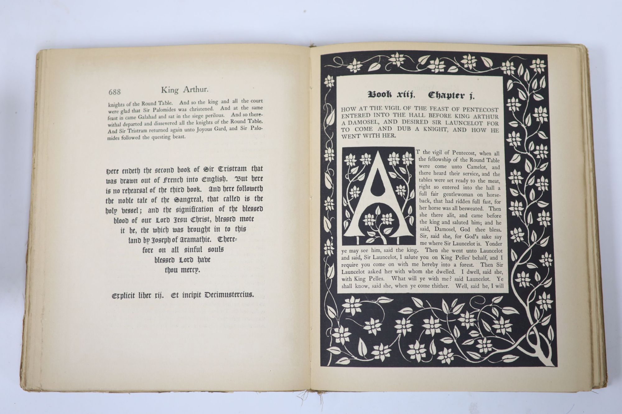 Malory (Sir Thomas) - Aubrey Beardsley [Illus.], Le Morte DArthur, London: J M Dent, 1893,